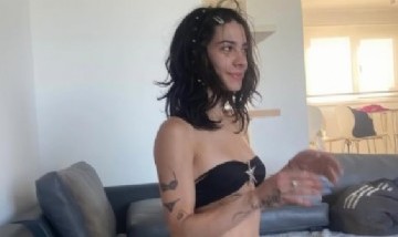 Morena Echarri deslumbró en la costa con una microbikini negra y marcó tendencia en redes